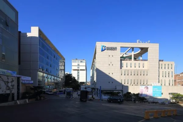 Các tòa Research Hall, Mirae Hall và Changui Hall tại Đại học Hansung