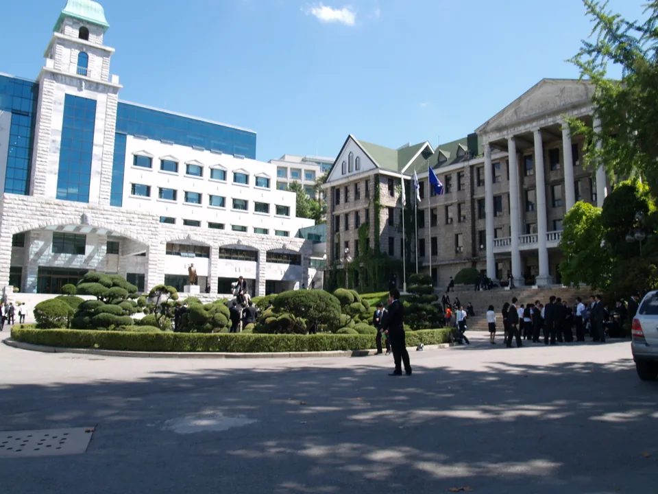 Cụm tòa nhà hành chính Hanyang tại Seoul, ảnh năm 2009