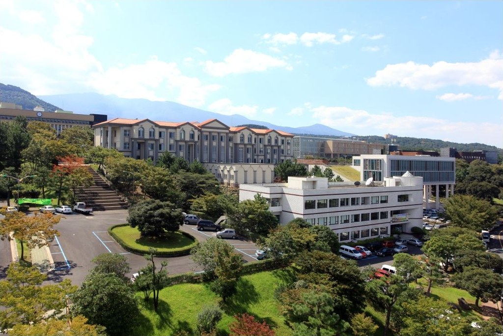 Các tòa nhà trong khuôn viên Đại học Quốc gia Jeju