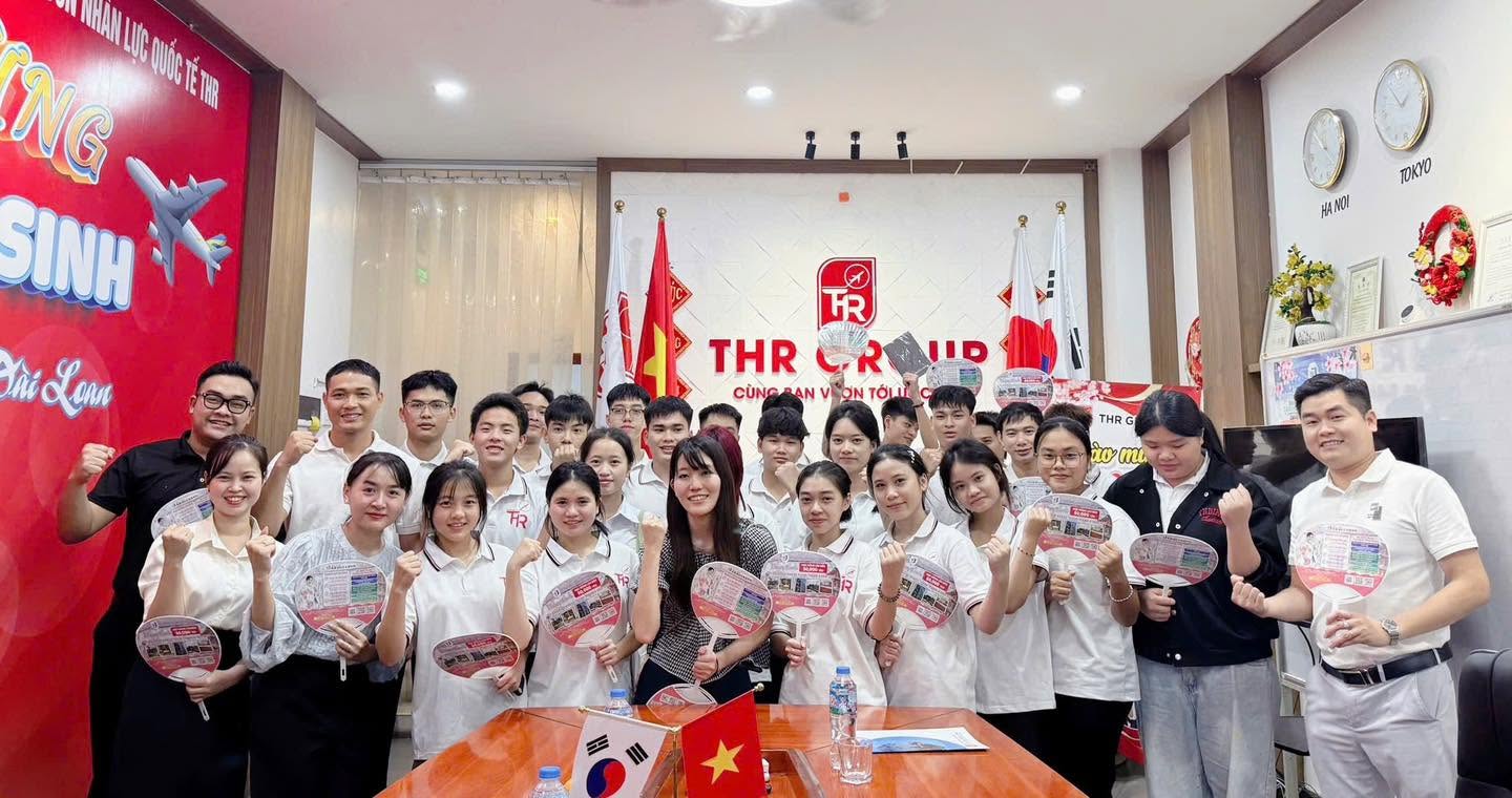 Đại diện Musashi Urawa giao lưu cùng học viên và đội ngũ THR GROUP tại văn phòng công ty