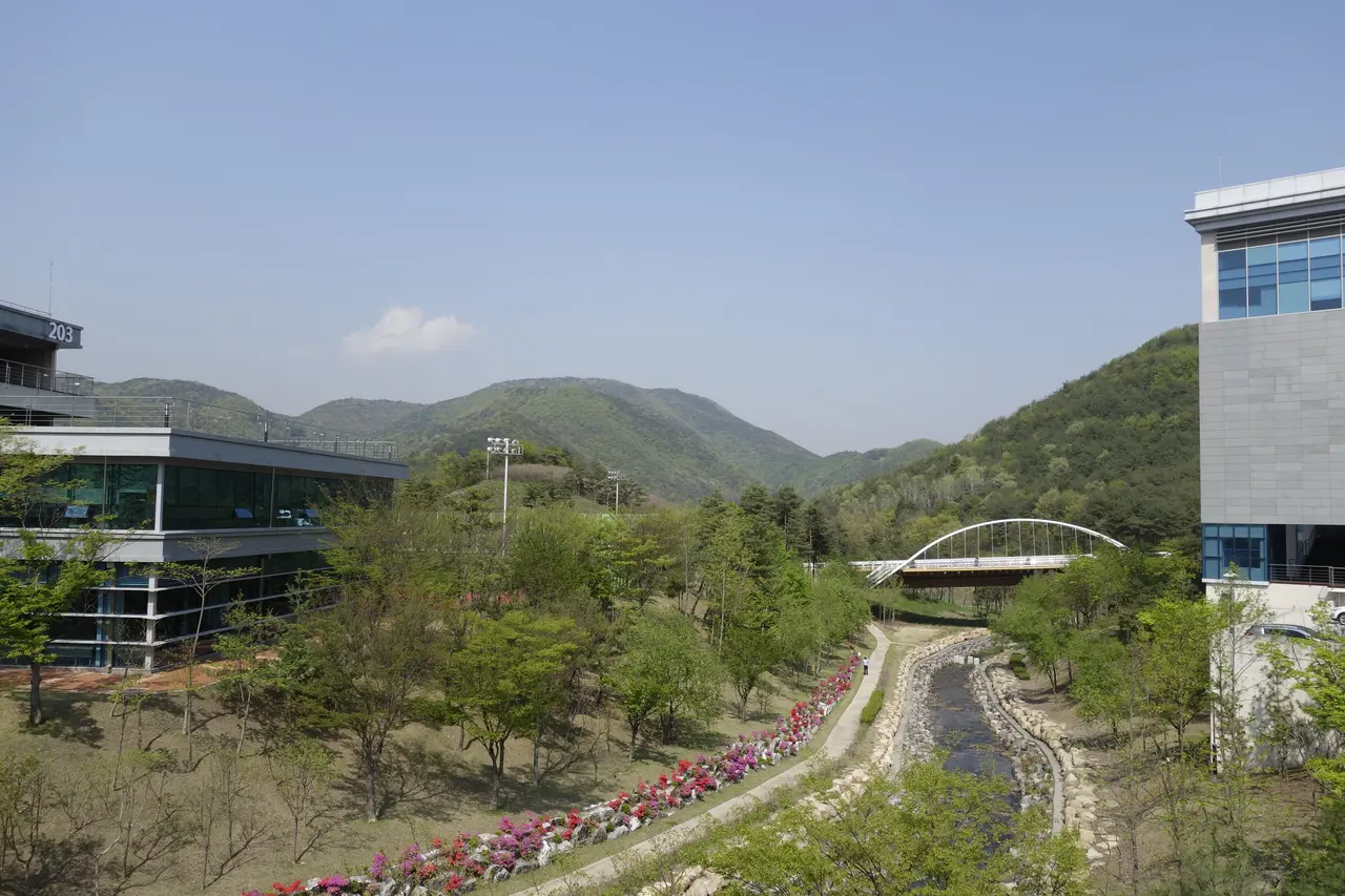 Toàn cảnh khuôn viên UNIST tại Ulsan năm 2015